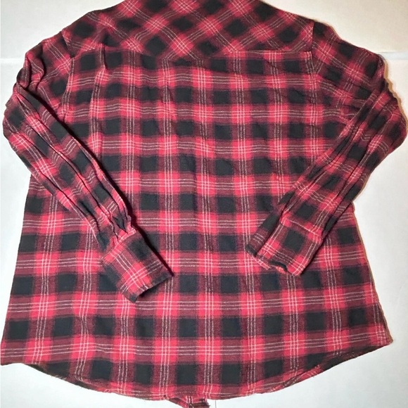 Wrangler Men's Black and Red Checkered Shirt - Picture 3 of 5